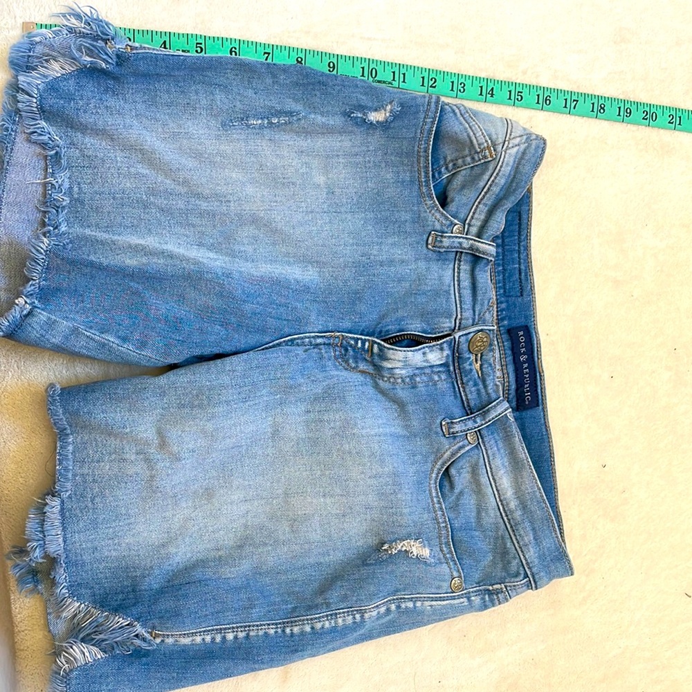 Rock revival lighter blue shorts 🩳